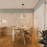 Apartment Circeo - 2 Bedrooms And Balcony In Alvalade *