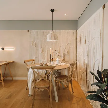 דירה Circeo - 2 Bedrooms And Balcony In Alvalade *