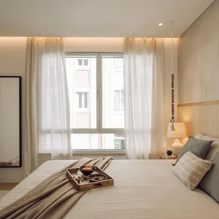 Circeo - 2 Bedrooms And Balcony In Alvalade 公寓 *