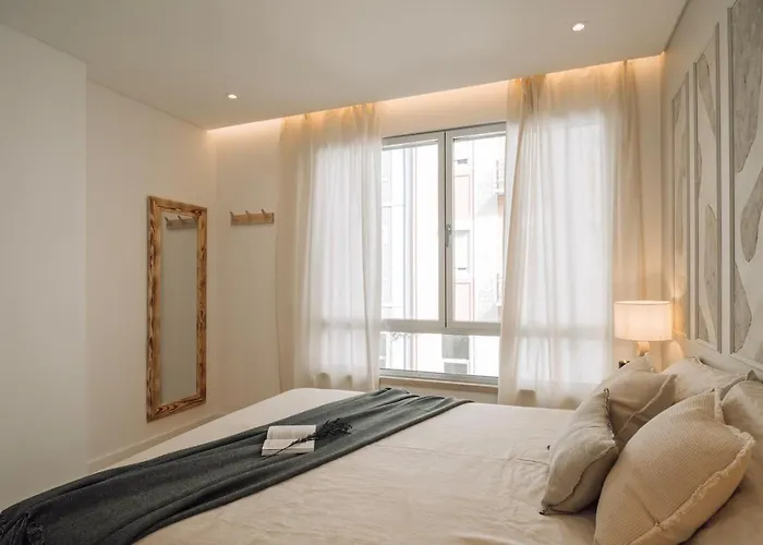 Circeo - 2 Bedrooms And Balcony In Alvalade