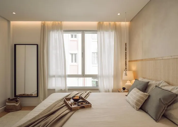 Circeo - 2 Bedrooms And Balcony In Alvalade 公寓 *