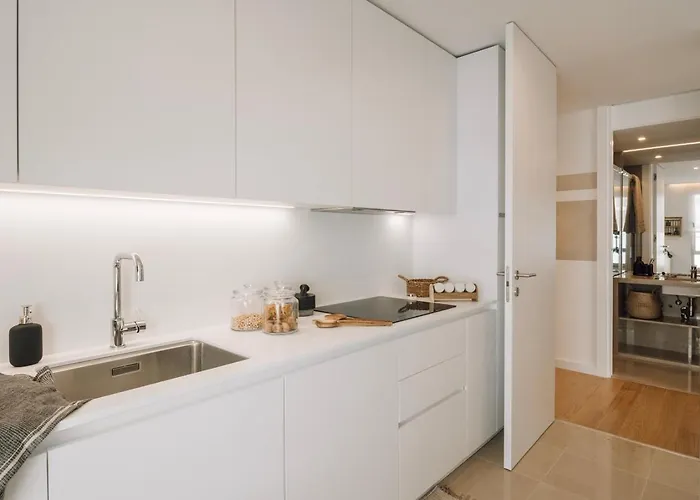 Circeo - 2 Bedrooms And Balcony In Alvalade *