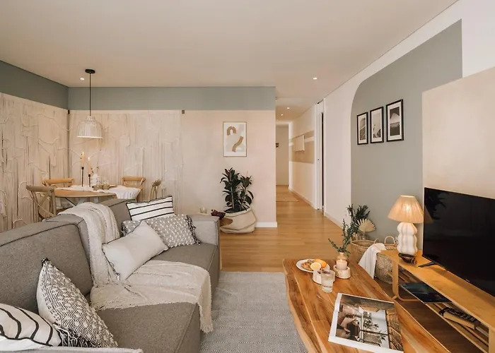 Circeo - 2 Bedrooms And Balcony In Alvalade * Lissabon