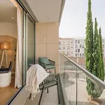 Daire Circeo - 2 Bedrooms And Balcony In Alvalade *